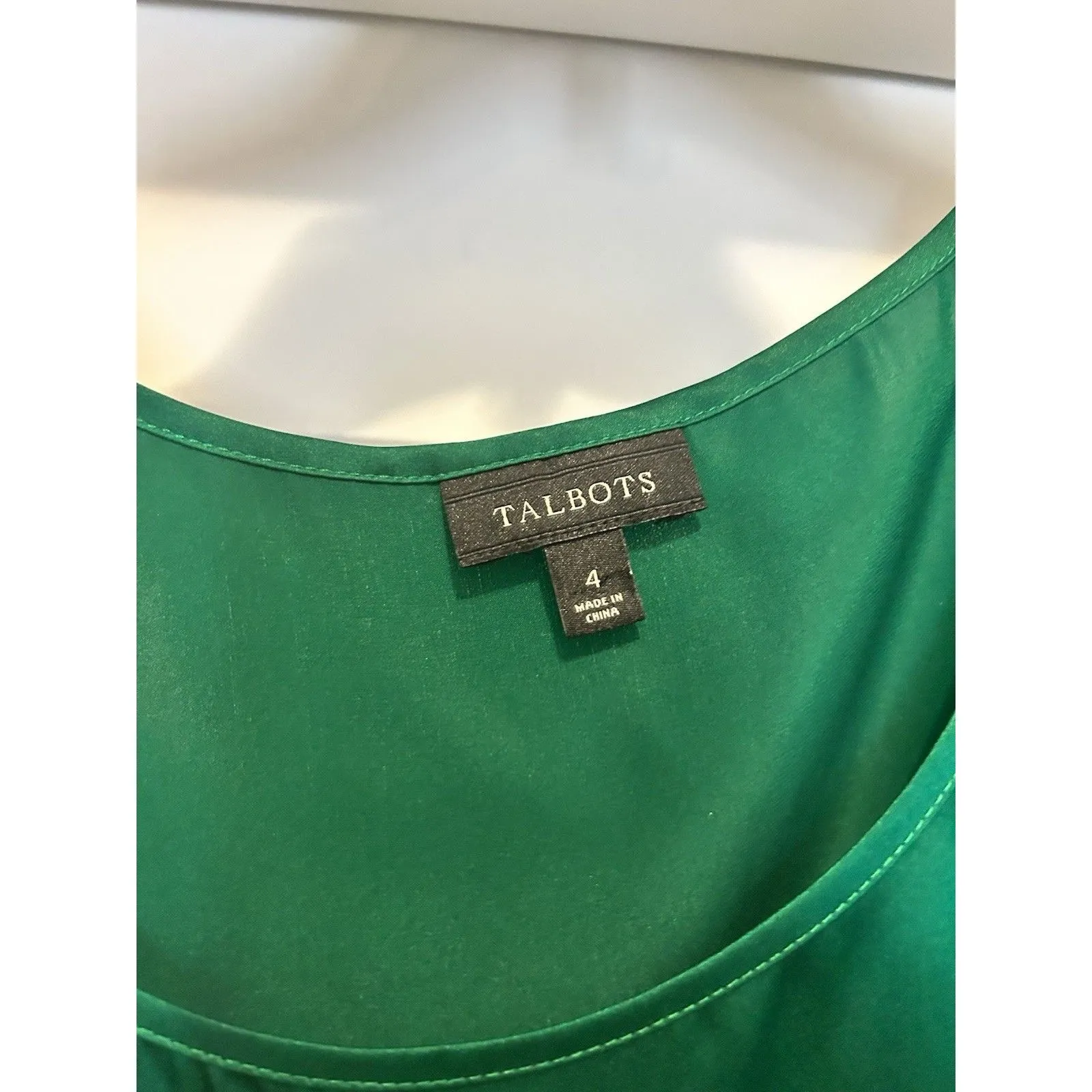 Talbot's Women Green Silk Tee Tank Cami Scoop Neck Size 4 Office Work Minimalist - Image 2