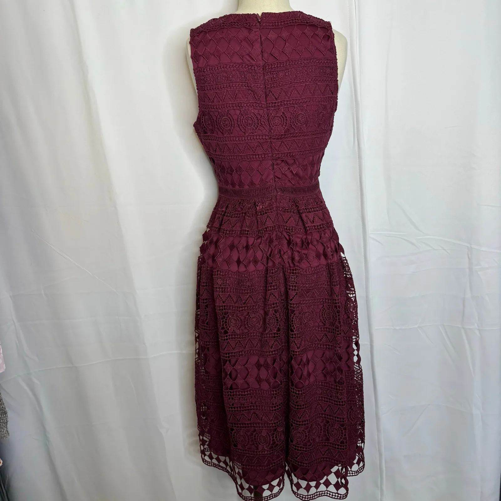 Lulus Burgundy Lace Midi Dress Fit and Flare Dress Sleeveless M - Image 3