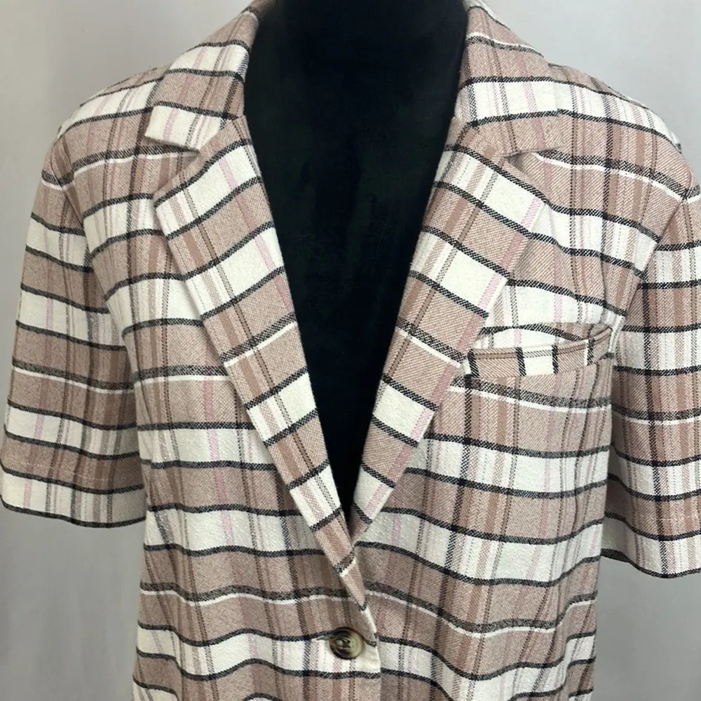 Treasure & Bond Plaid Short Sleeve Blazer woman’s size medium - Image 2