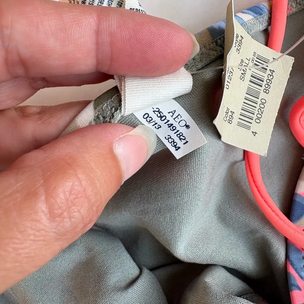 Women's American Eagle Tropical palm floral print Bikini Set Pink Floral Size S - Image 15