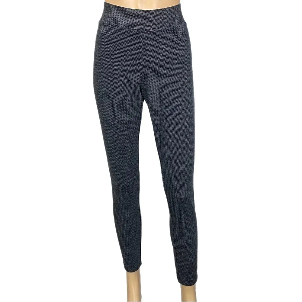 ANN TAYLOR FACTORY black and grey herringbone leggings. Size Medium. EUC - Image 2