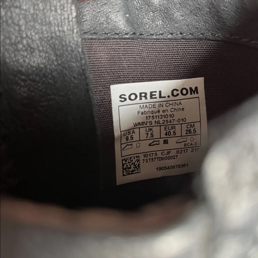 Sorel Danica Short Waterproof moto ankle boot in black leather - Image 2