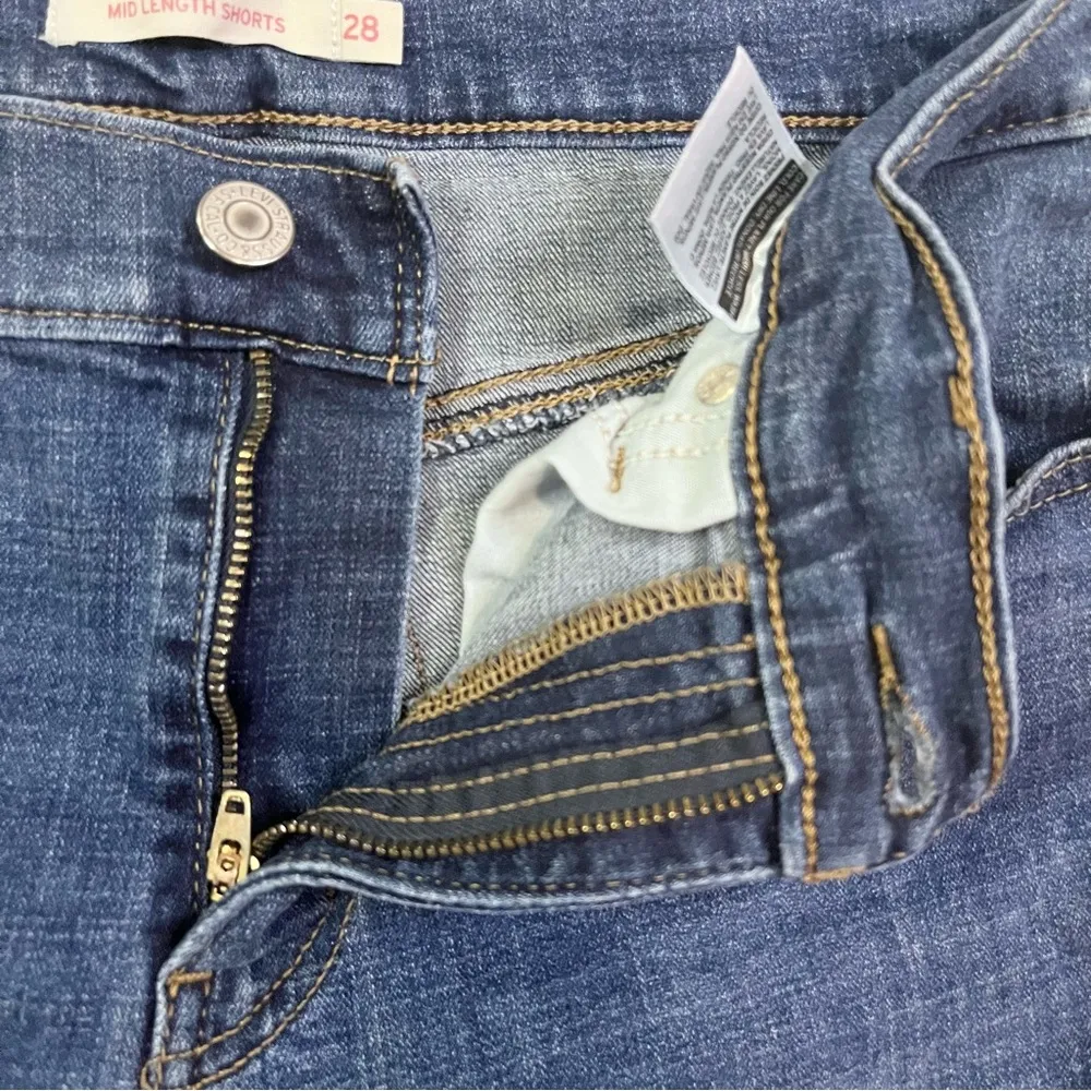 Women’s Mid-Rise Mid Length Blue Denim Jean Shorts 28 - Image 7