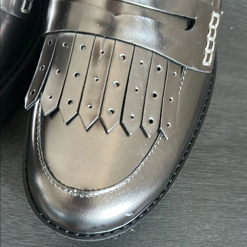 Naturalizer  Leather Darcy Silver Women's Loafers Sz 9.5 - Image 4