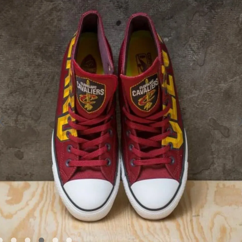 Converse chuck Taylor’s Cleveland Cavaliers High-Top Sneakers - Image 3