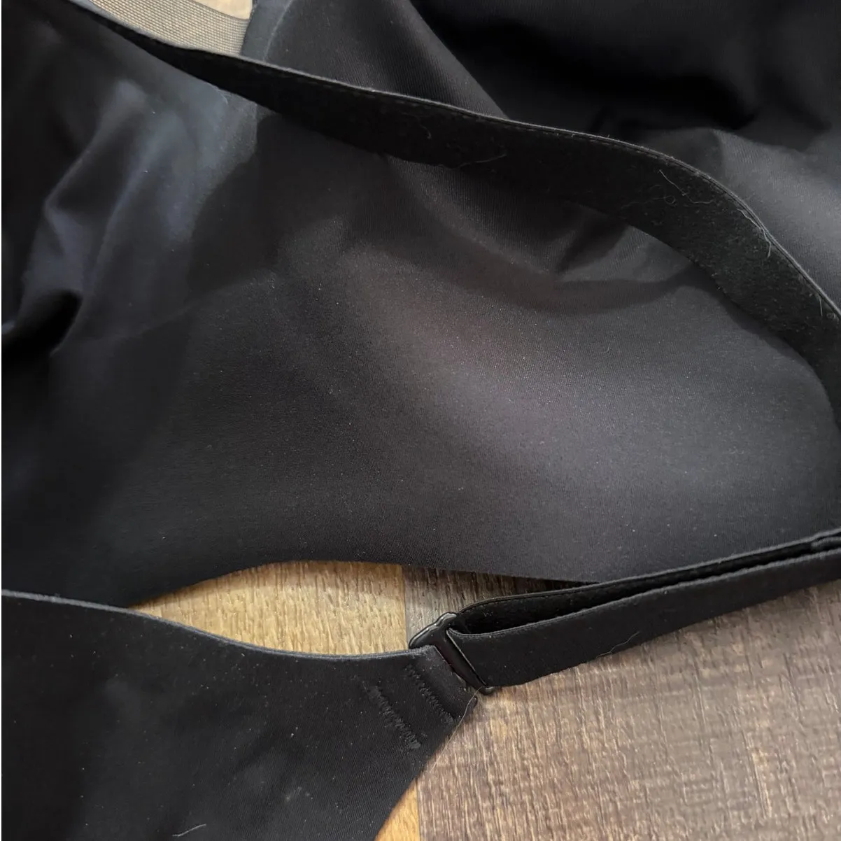 Honeylove Supportive Wireless Bra Crossover Bra Black Beige Size Medium+ - Image 7