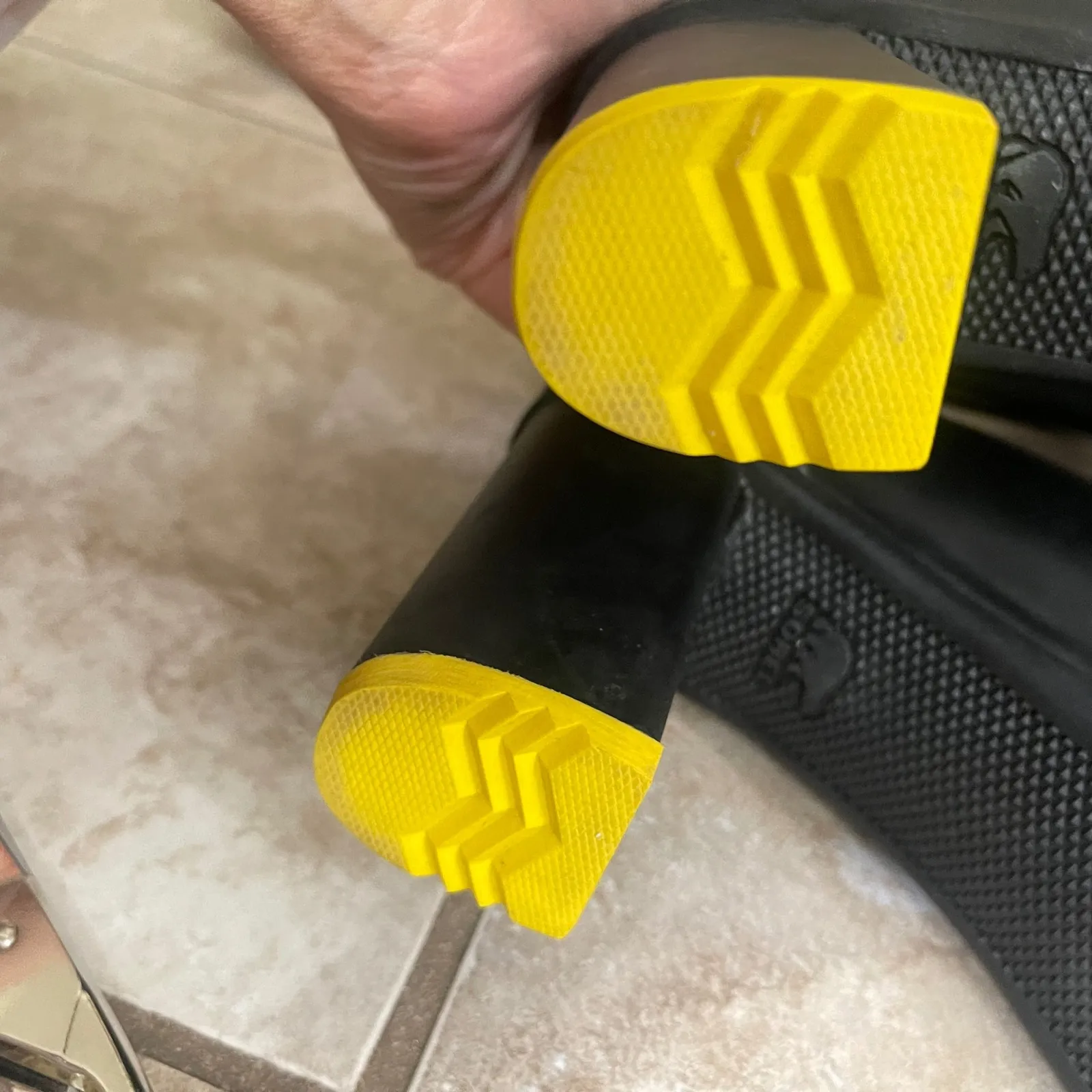 Sorel medina III Black Yellow Heeled Ankle Rain Boots Women's SZ 10 Waterproof - Image 9