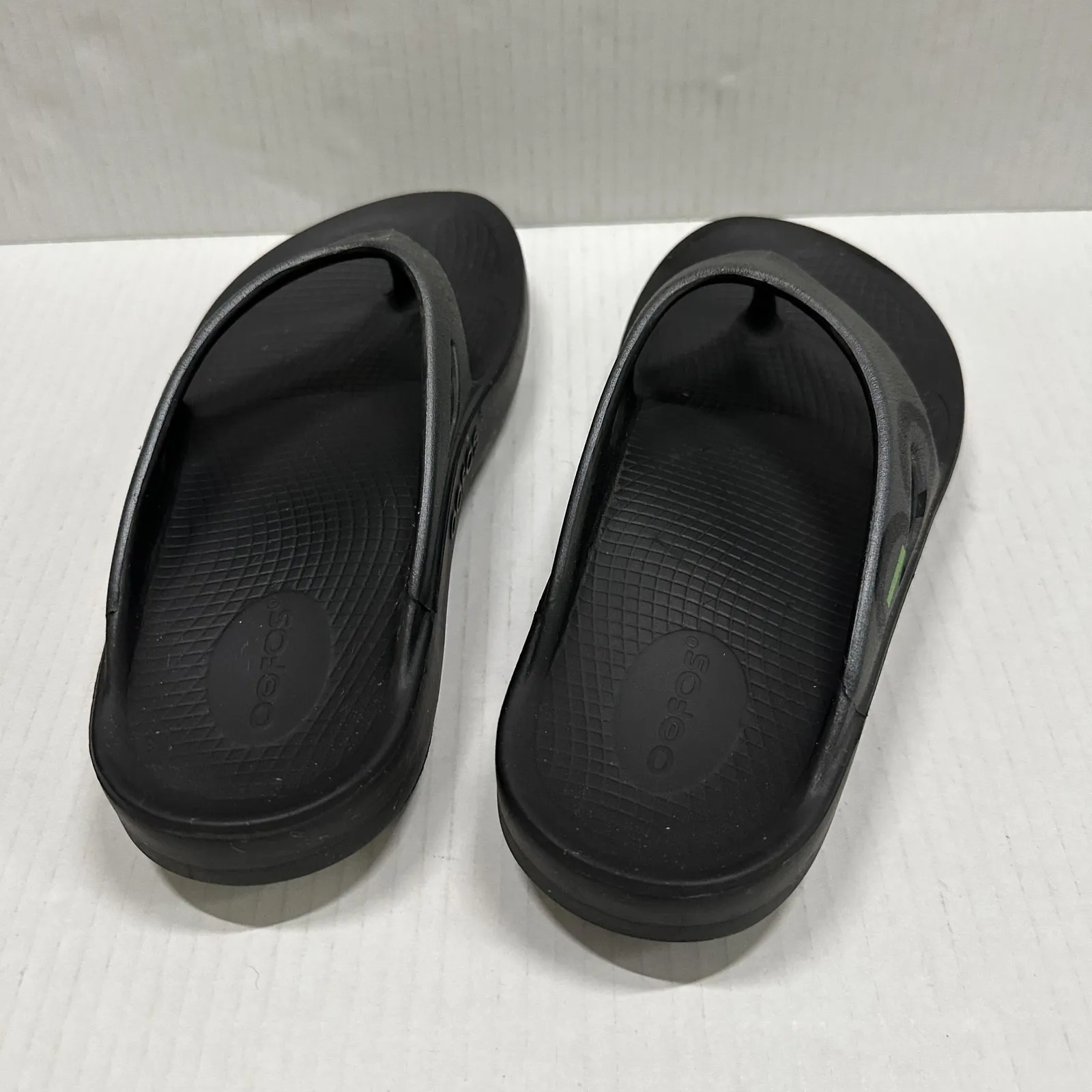 OOFOS Shoes Womens Size 9 Black Thong Sandals Recovery Flip Flops Comfort - Image 3