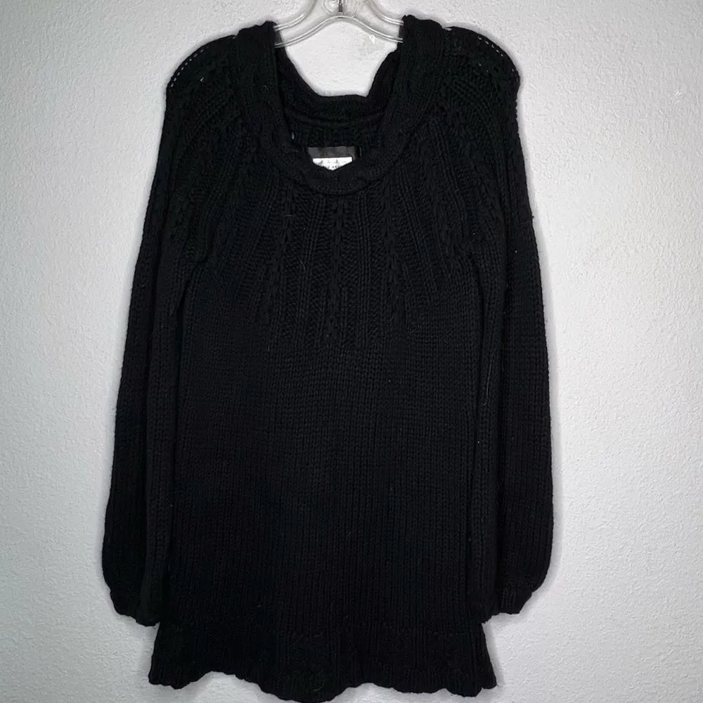 Old Navy Lambswool Black Sweater‎ - Image 4