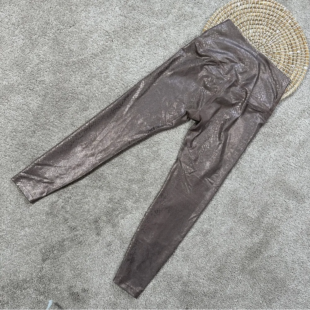 Beyond Yoga PowerShine Viper High Waisted 7/8 Legging Pull On in Mocha Size S - Image 6