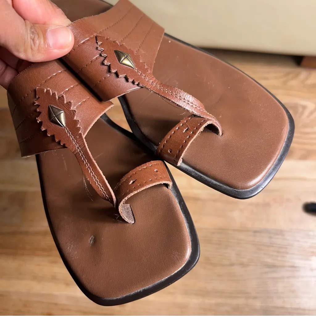 Montego Bay Club women’s Brown leather Sandals with Perforated Detailing 7.5 - Image 3