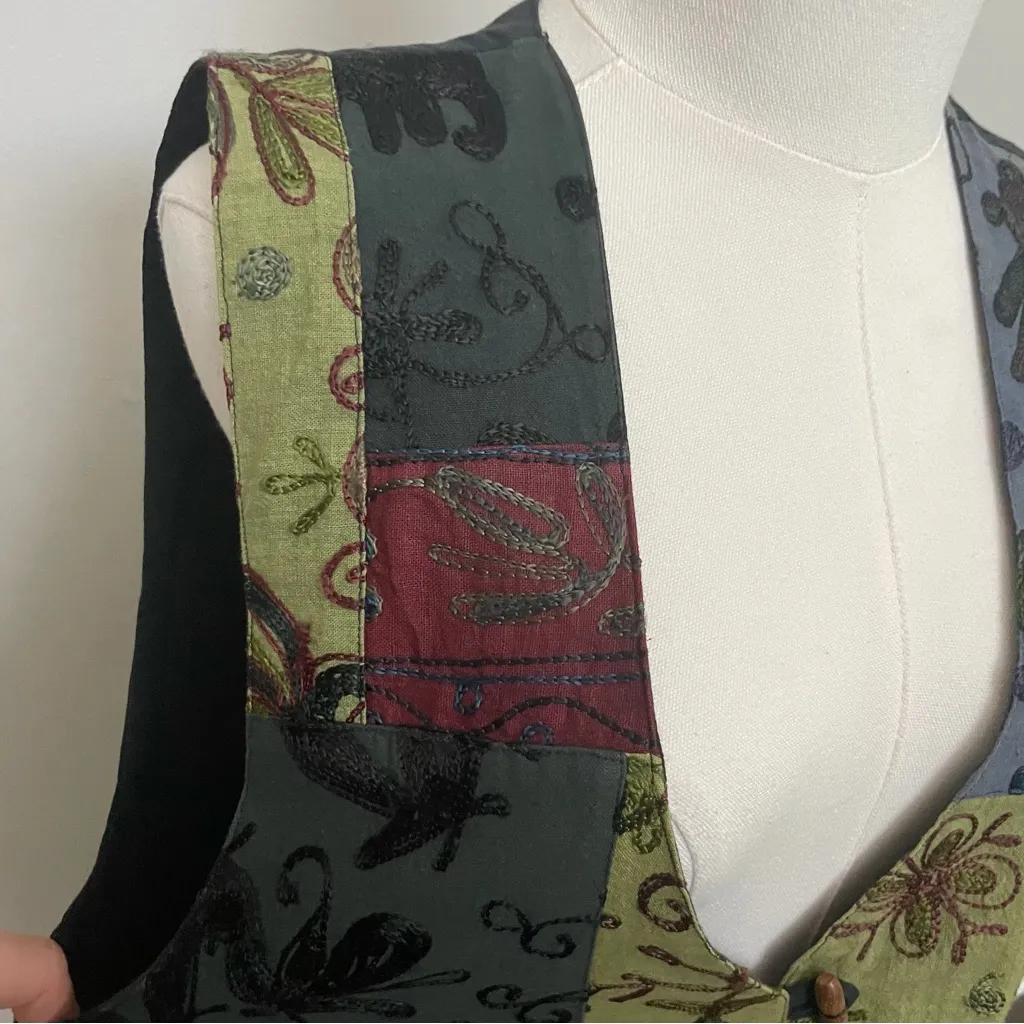 Vintage Patchwork Vest Embroidered Floral Birds Art To Wear Wood Toggle Buttons Black - Image 3