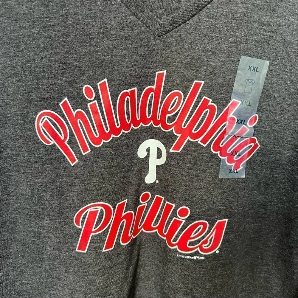 NWT MLB Genuine Merchandise Philadelphia Phillies V-Neck T-Shirt Heather Grey - Image 4