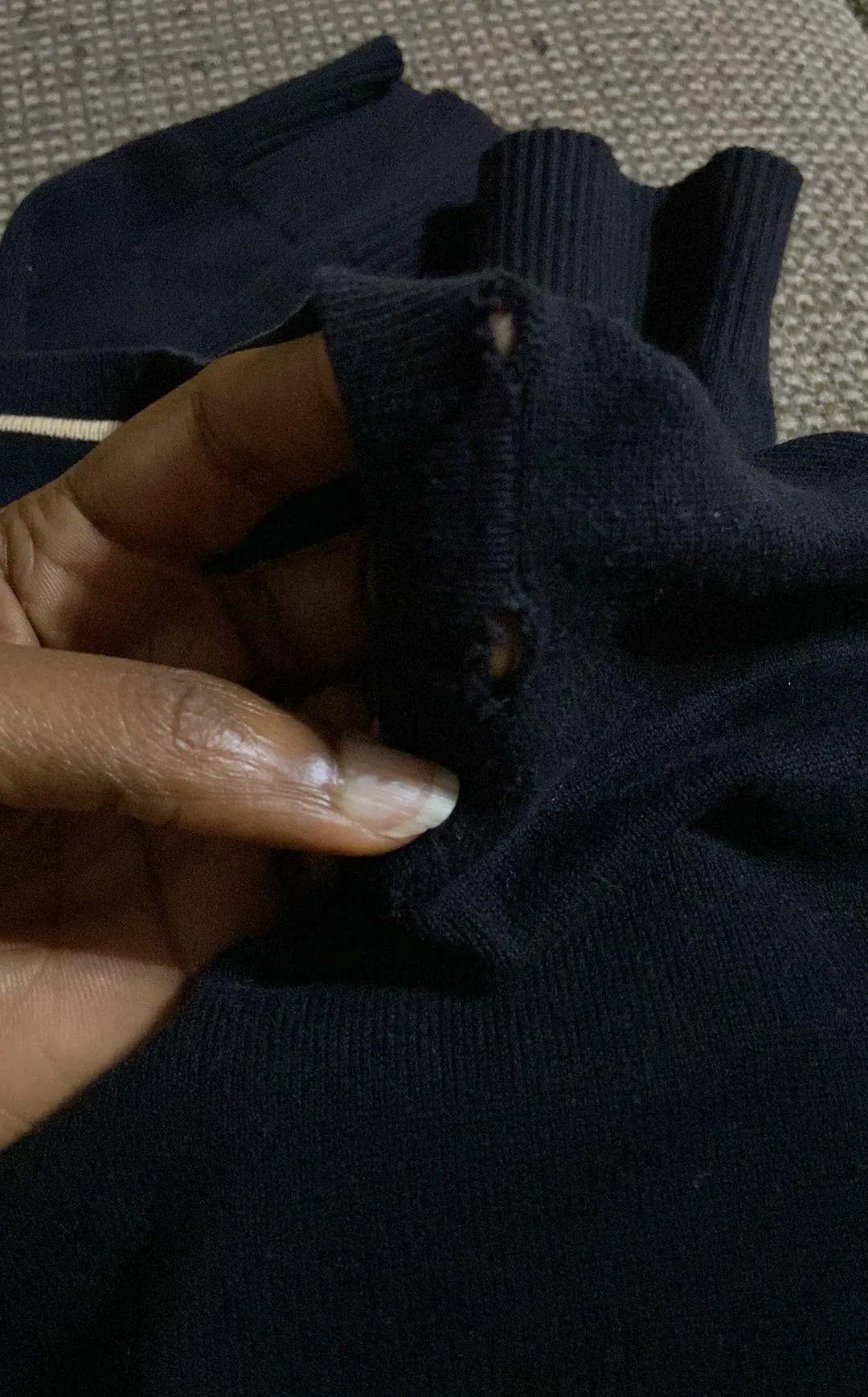 black long sleeve round neck sweater - Image 3