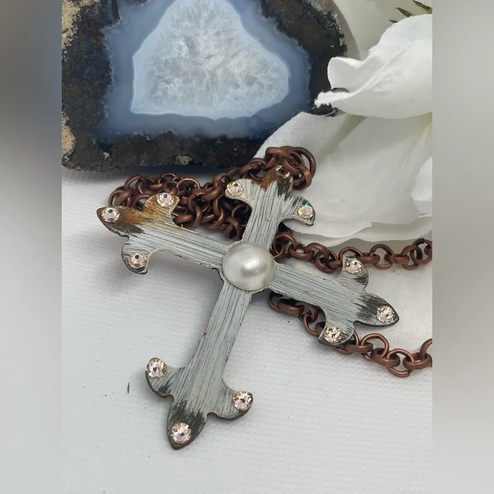 Metal cross on copper link chain. Glazed cream with Pearl in center of cross - Image 10
