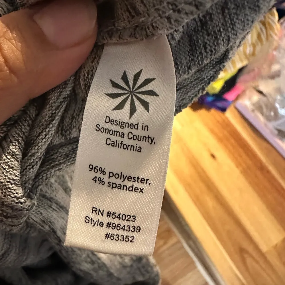 Athleta Grey Longsleeve Sweatshirt - Image 5