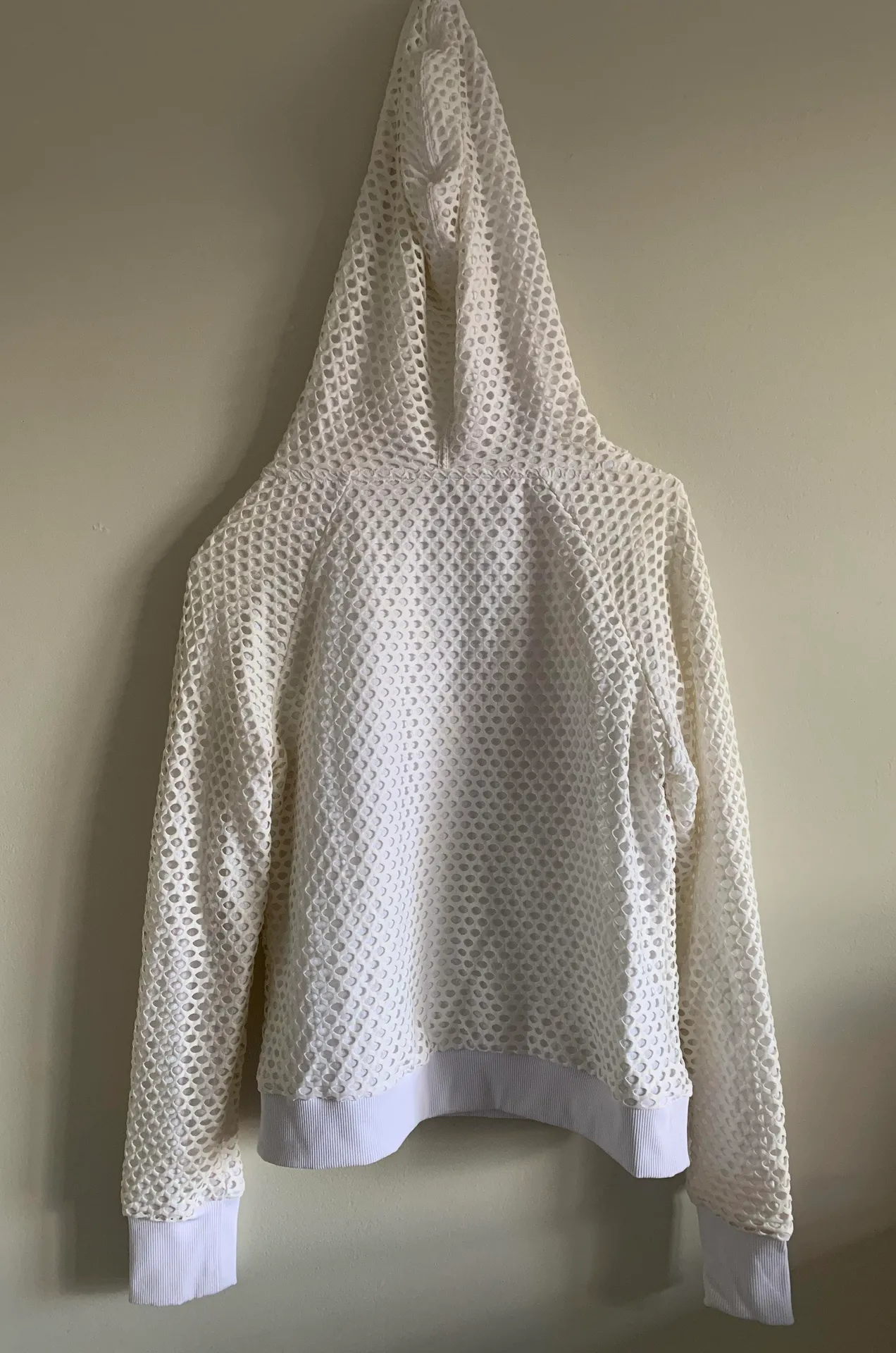 Lorna Jane sweatshirt - Image 3