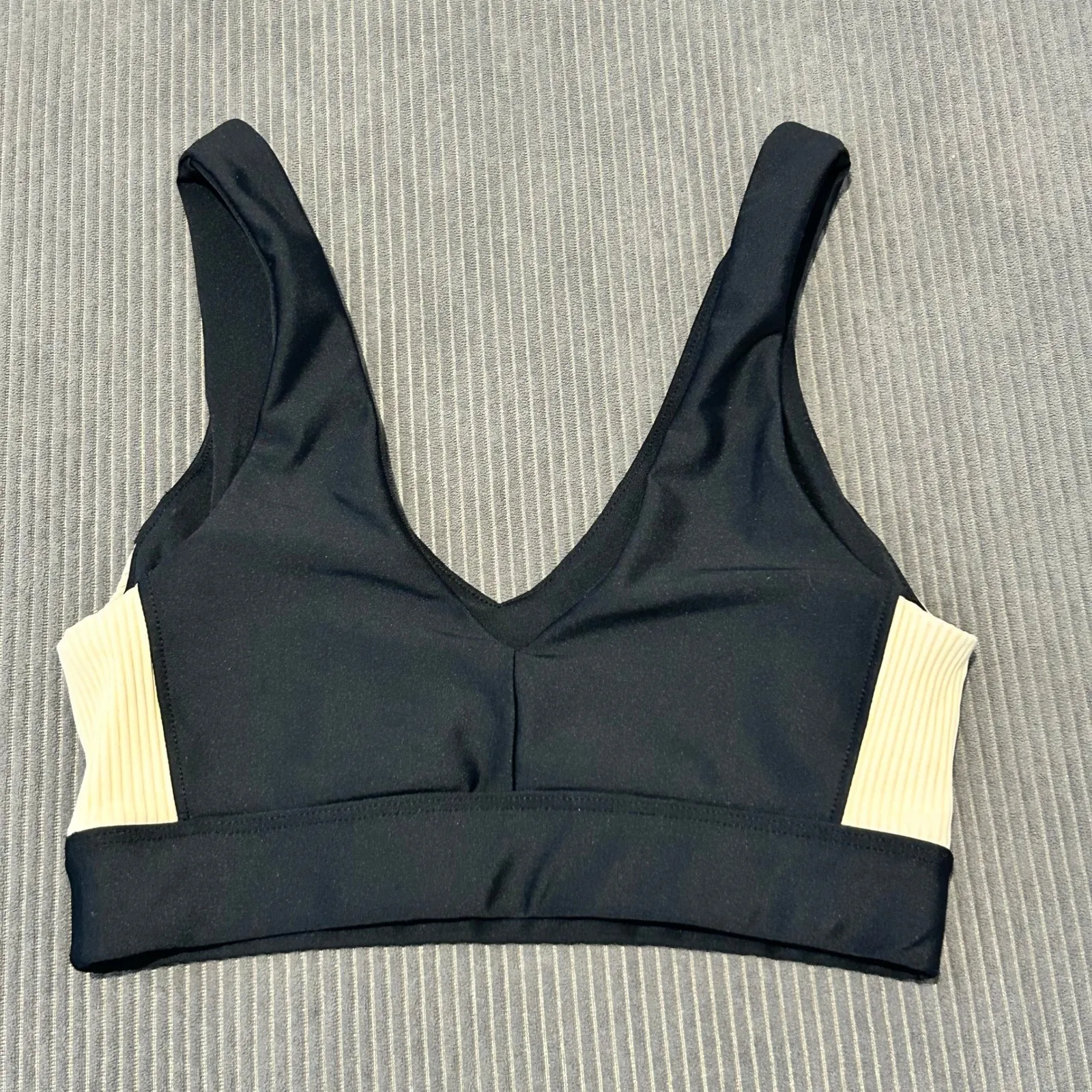 Peloton Black Tan Show Up Pocket Leggings & Sports Bra Set Size S - Image 11