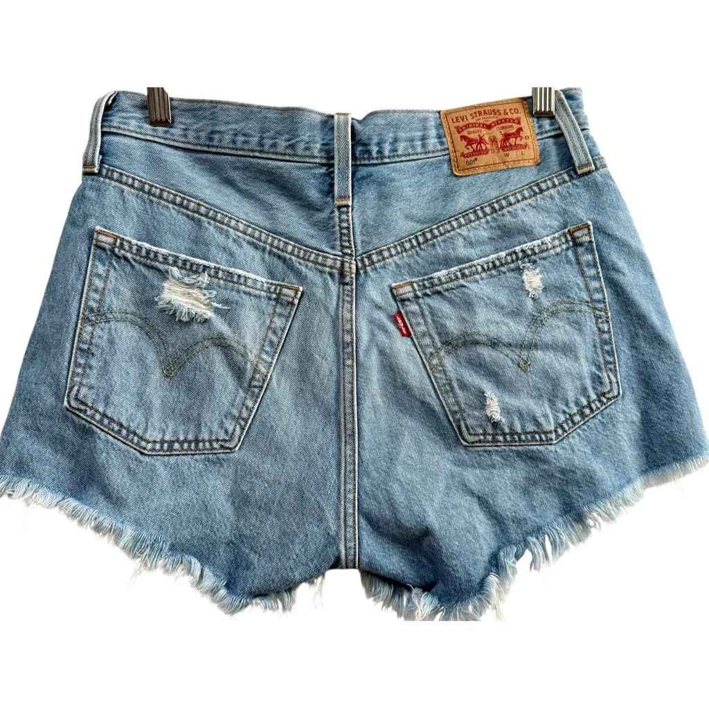 VTG Levi's 501 Distressed Cutoff Denim Jean Shorts Button Fly Y2K‎ High Rise 30 - Image 2