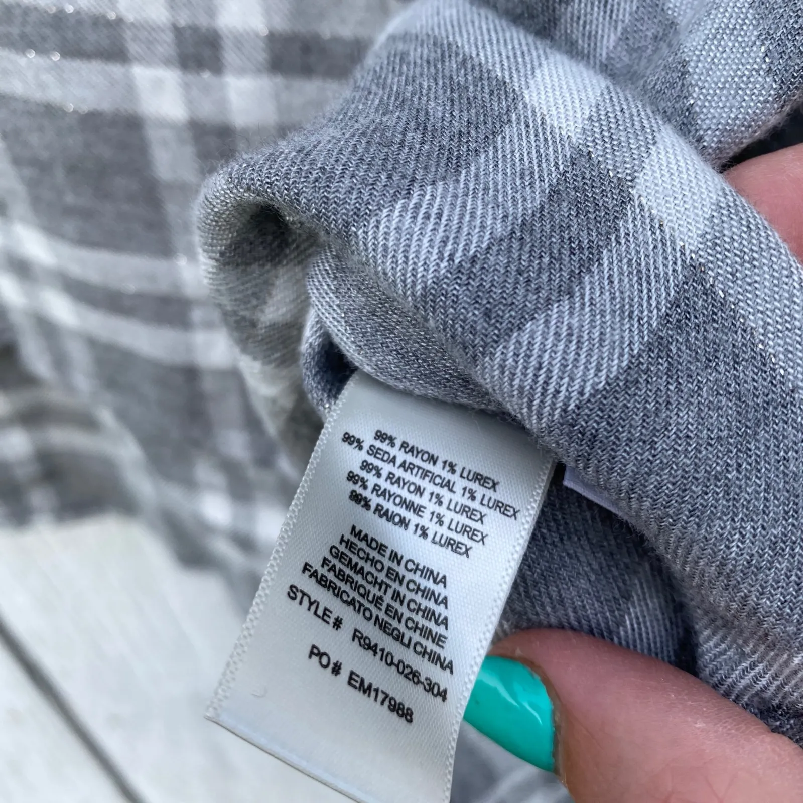 Cloth & Stone Plaid Ruffle V-Neck Long Sleeve Top Gray Casual Size Small - Image 3