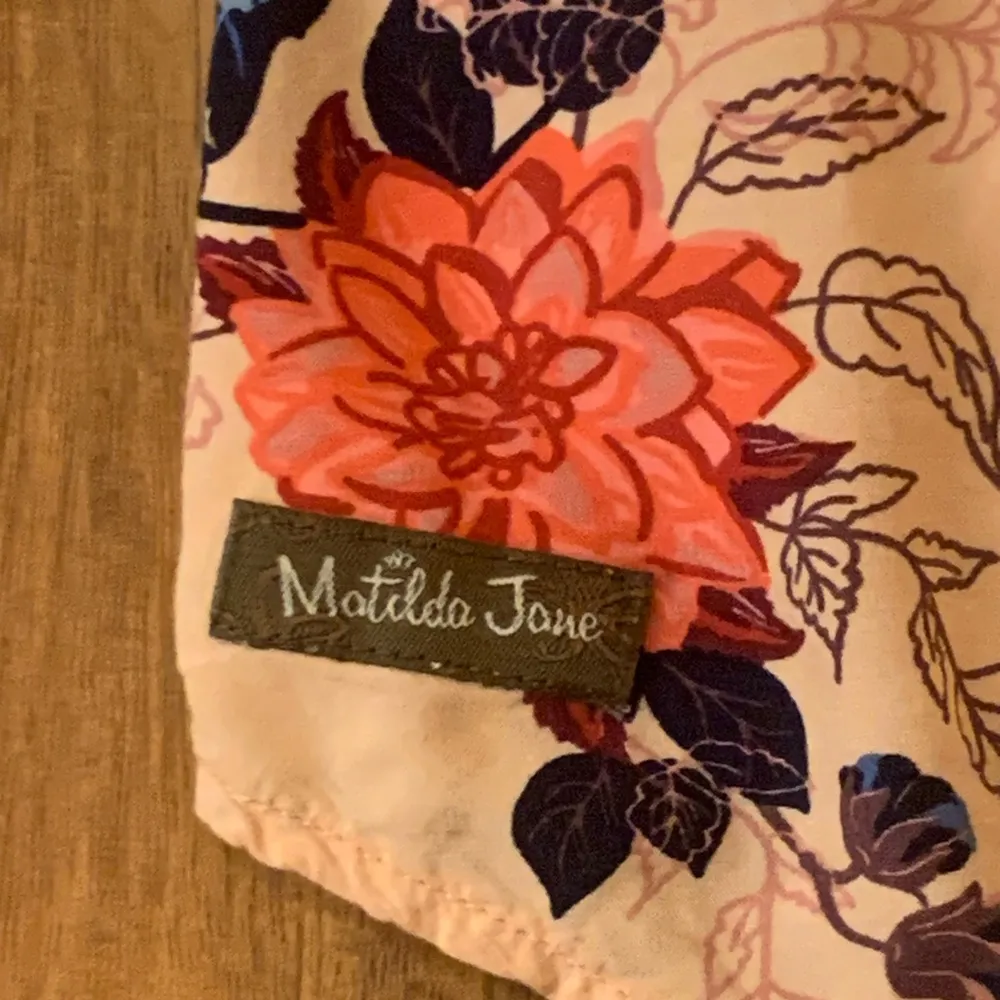 Matilda Jane top Medium light Pink Peach floral popover 3/4 sleeves 100% Rayon - Image 7