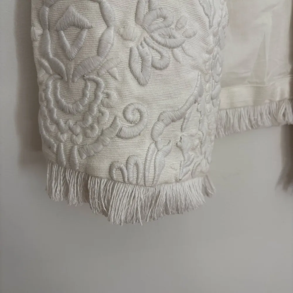 H&M White Embroidered Vest Cropped Floral Bohemian Cottage Core Fringe small - Image 3