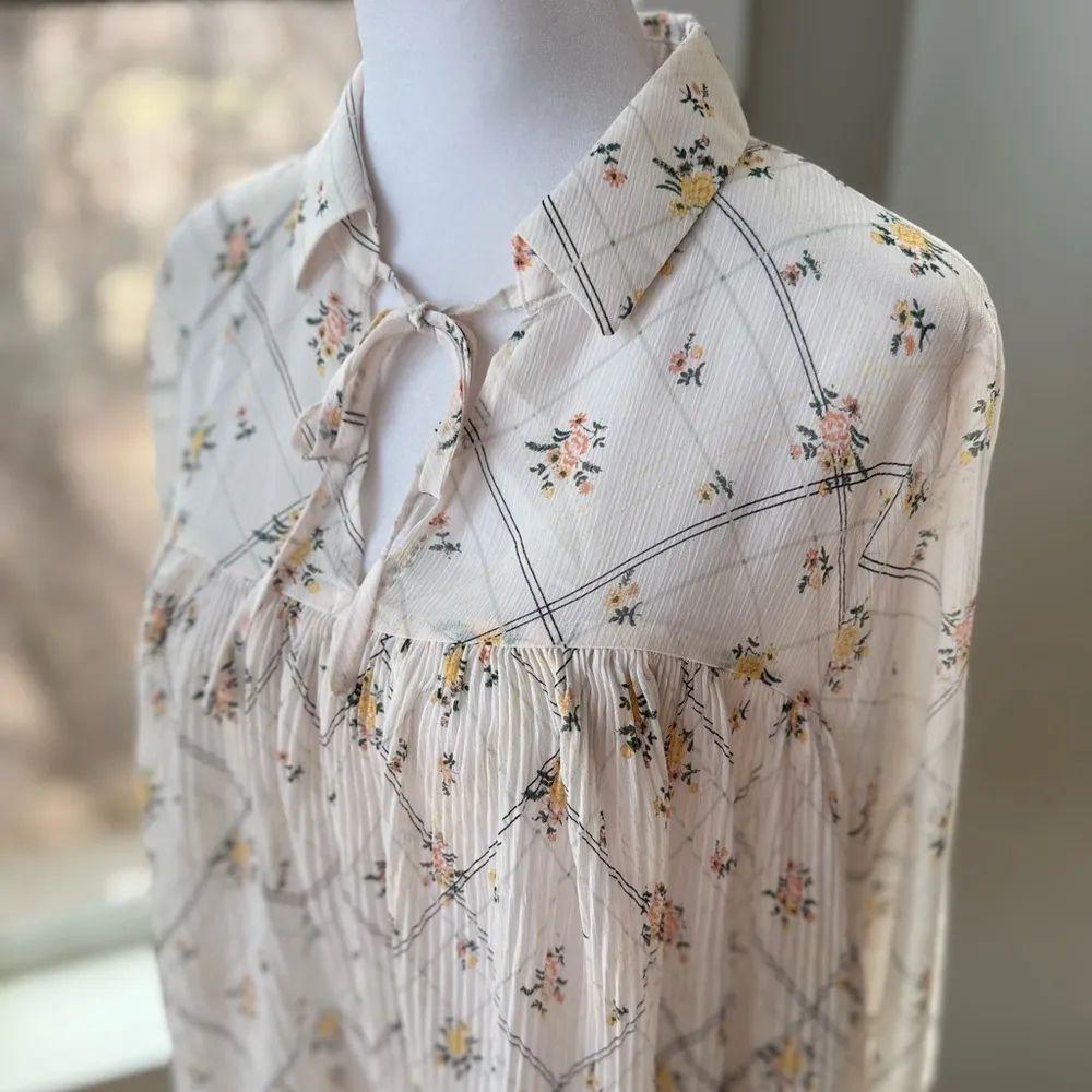 Lauren Conrad White Yellow Floral Sheer Tie Neck Pleated Long Sleeve Blouse XS - Image 7