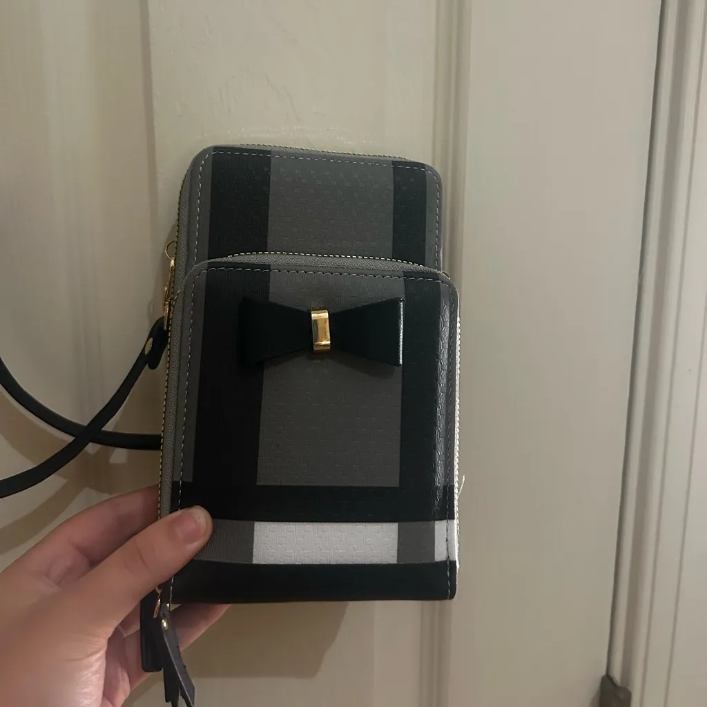 3 Pocket Gray and Black Crossbody Bag with Gold Bow/Zipper - Image 3