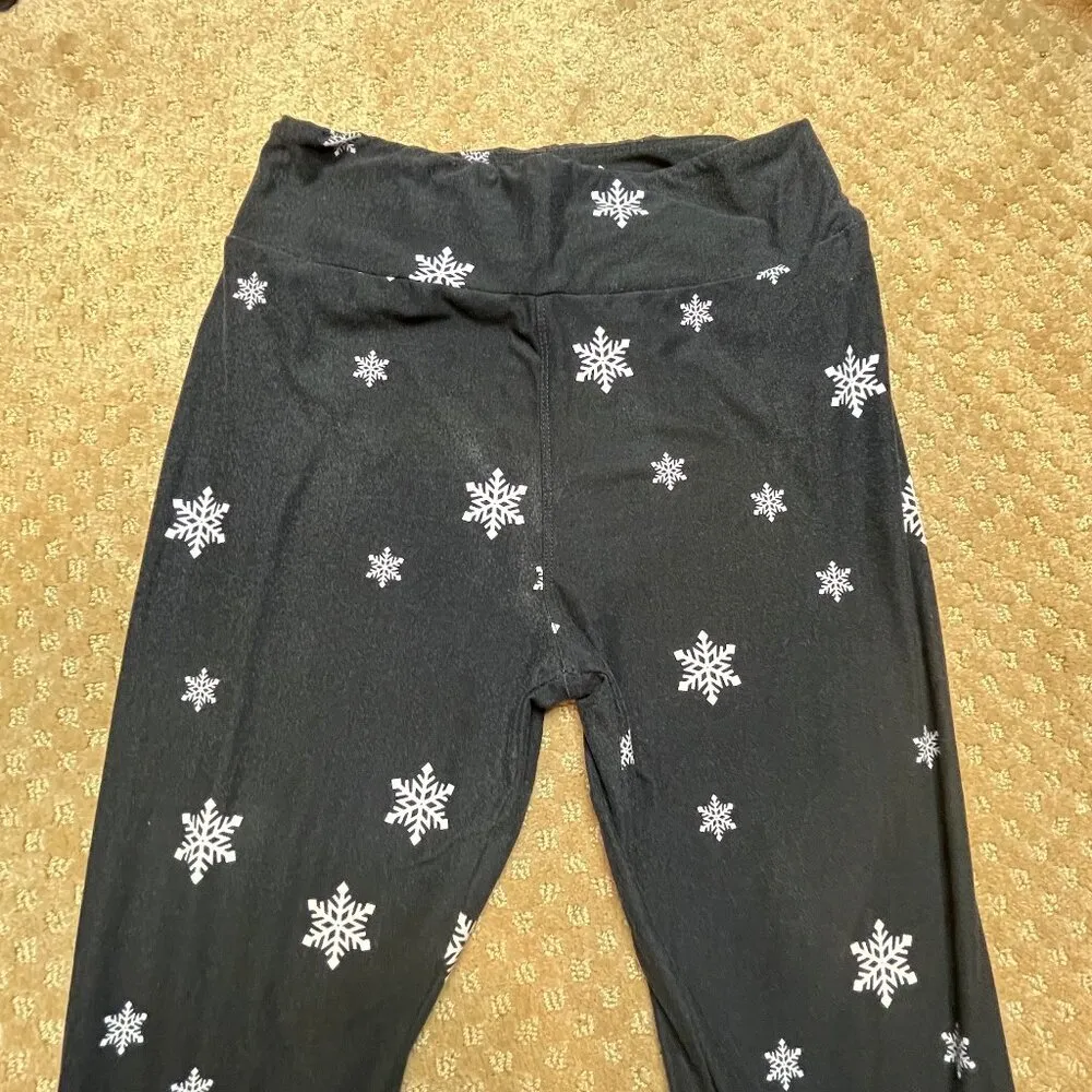 Snowflake Print Leggings Lularoe One Size Soft Stretchy Black White Winter Xmas - Image 4