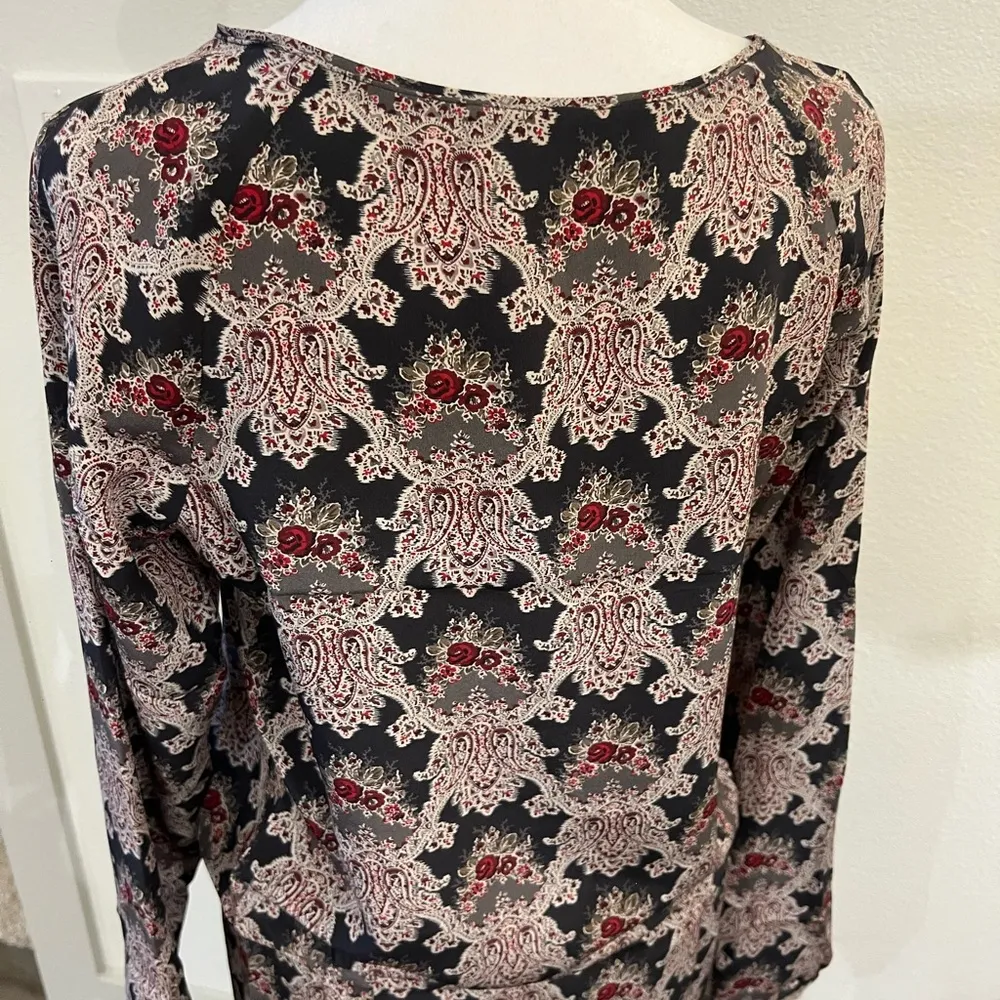 Comptoir Des Cotonniers Red and Gray Sheath silk Dress with Bishop Sleeves - Image 6