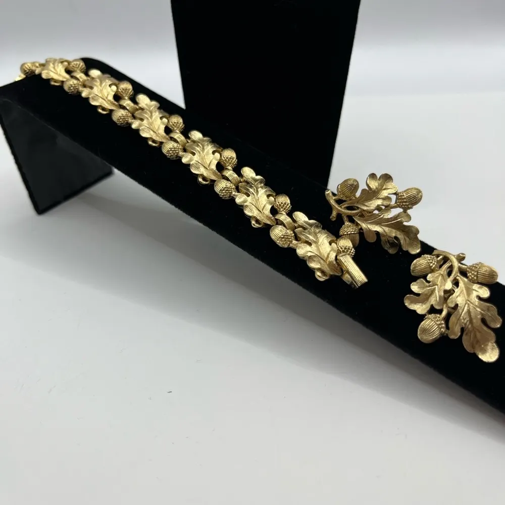 Vintage Crown Trifari Acorn and Oak Leaf Bracelet Earrings Set Alfred Philippe - Image 7