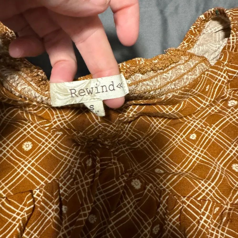 Rewind Rust Orange Puff Sleeve Smocked Crop Top - Image 3