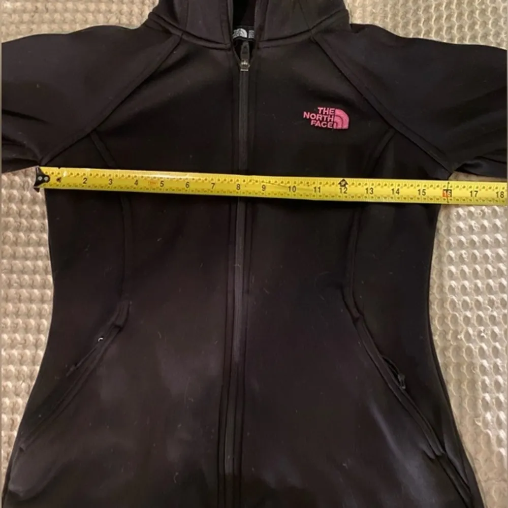 The North Face Women’s XS Poly/Elastane Jacket Black W/Pink Ribbon Logo Full Zip - Image 10