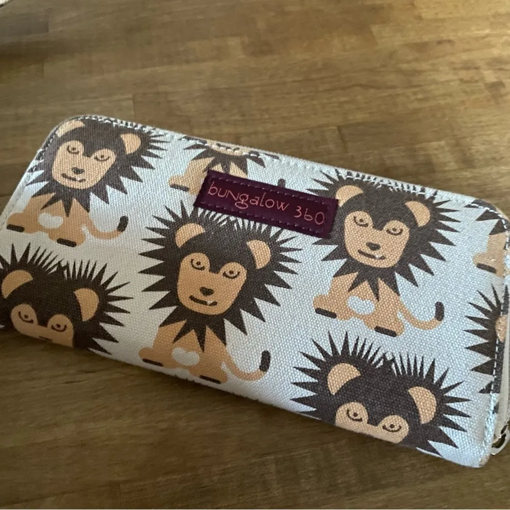 Bungalow 360 Cream and Brown Lion Bag Set - Image 4