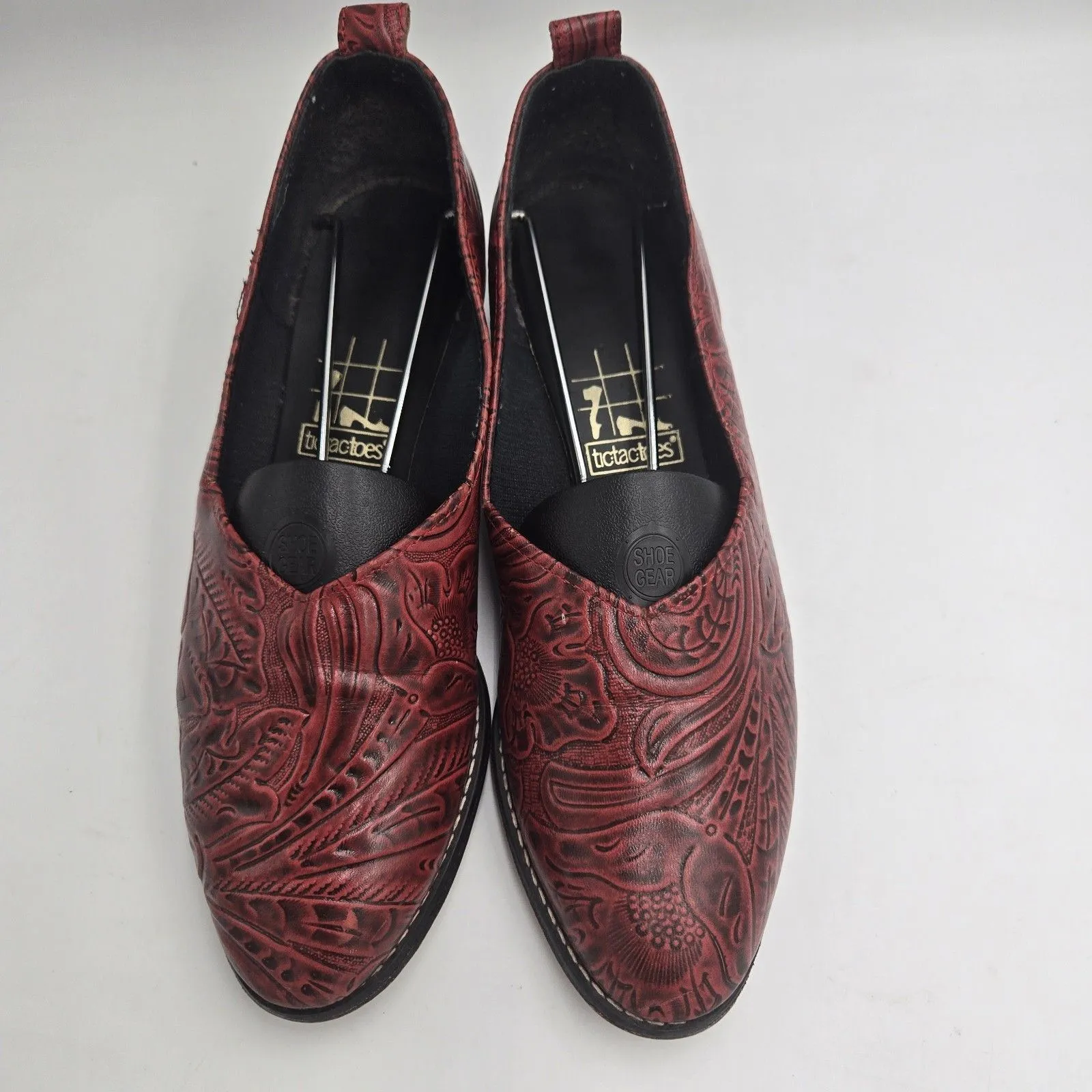 Tic Tac Toes Red Embossed Leather Slip On Loafers Made USA Women’s Flats Sz 8.5 - Image 2