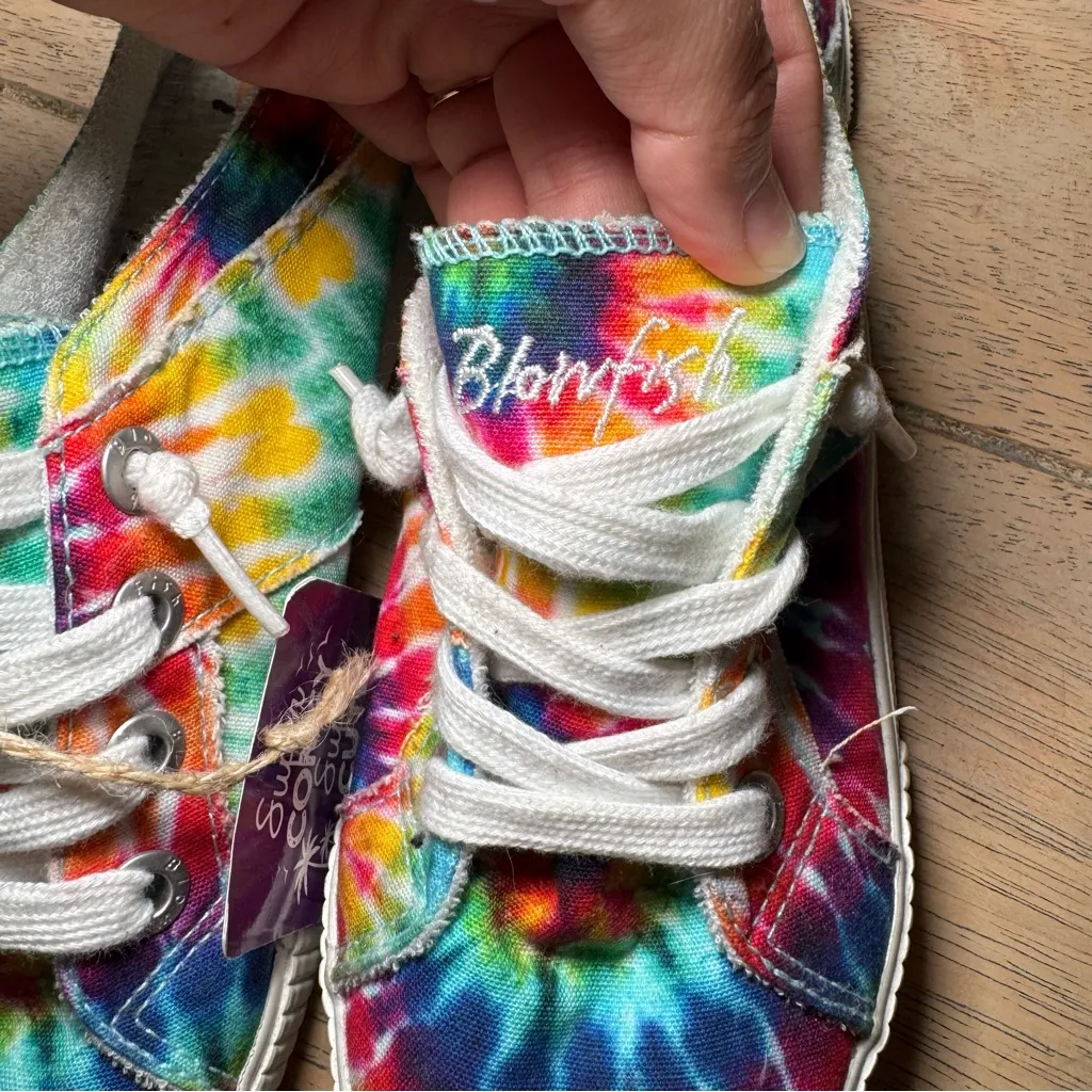 blowfish  Fruit Women's Sneakers Size 7 Tie Dye - Image 5
