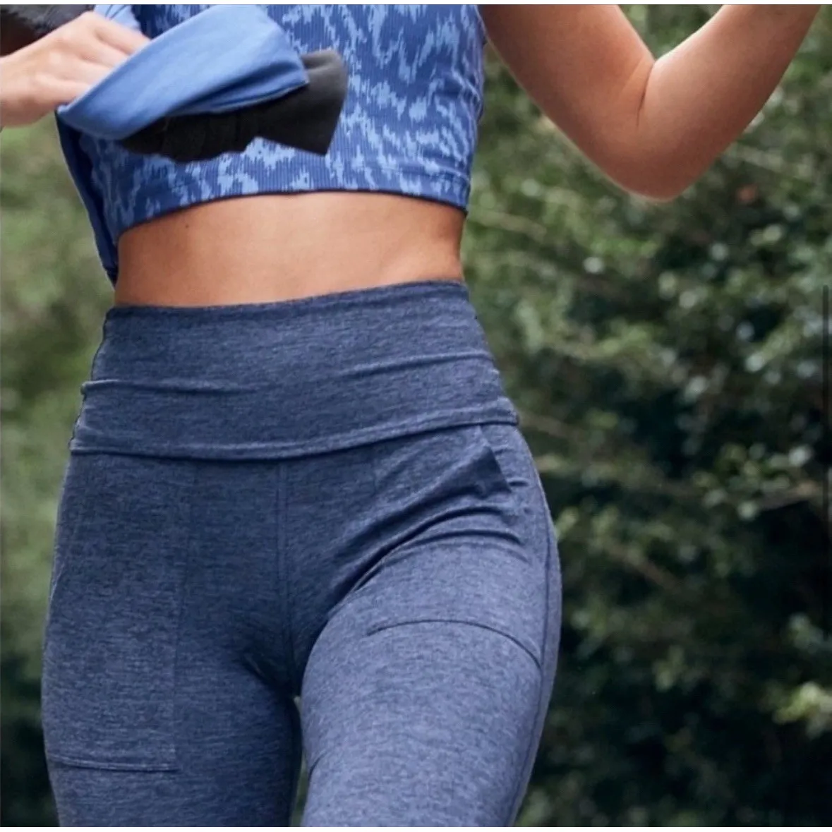 Offline by Aerie The Hugger High Waisted Foldover Flare Leggings Navy‎ Sz Large - Image 3