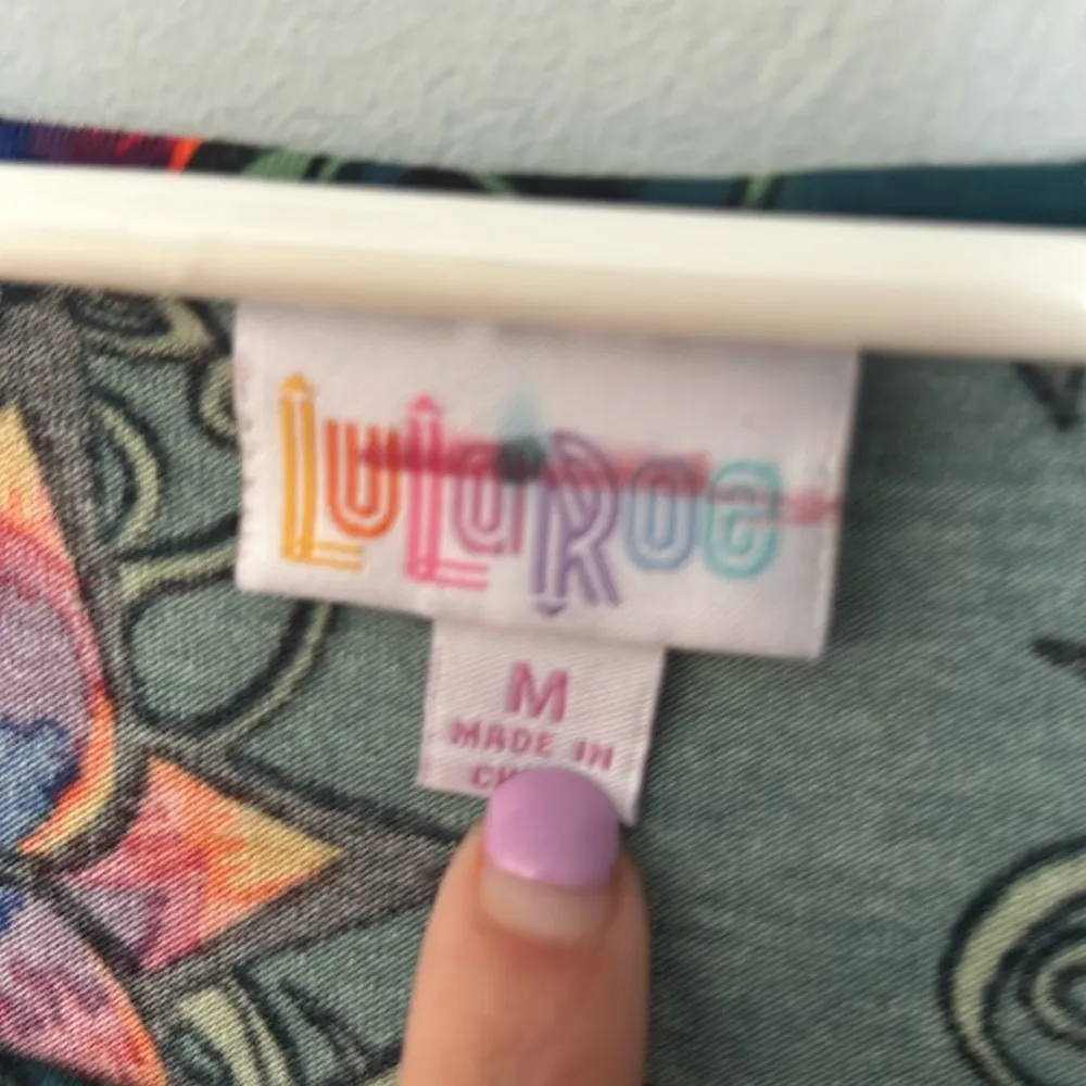 LulaRoe Irma Tunic Top size Medium - Image 3