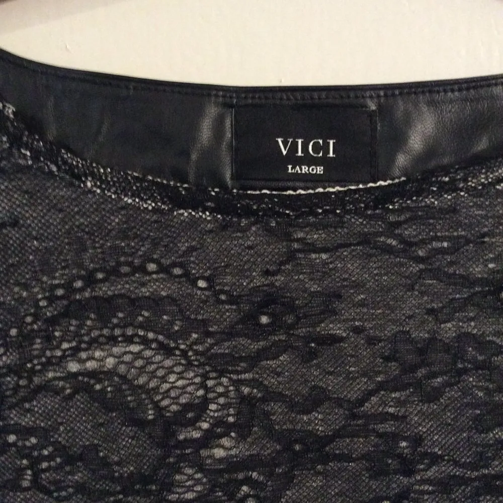 Vici Faux leather collar lace sweater womens Large VNC - Image 4