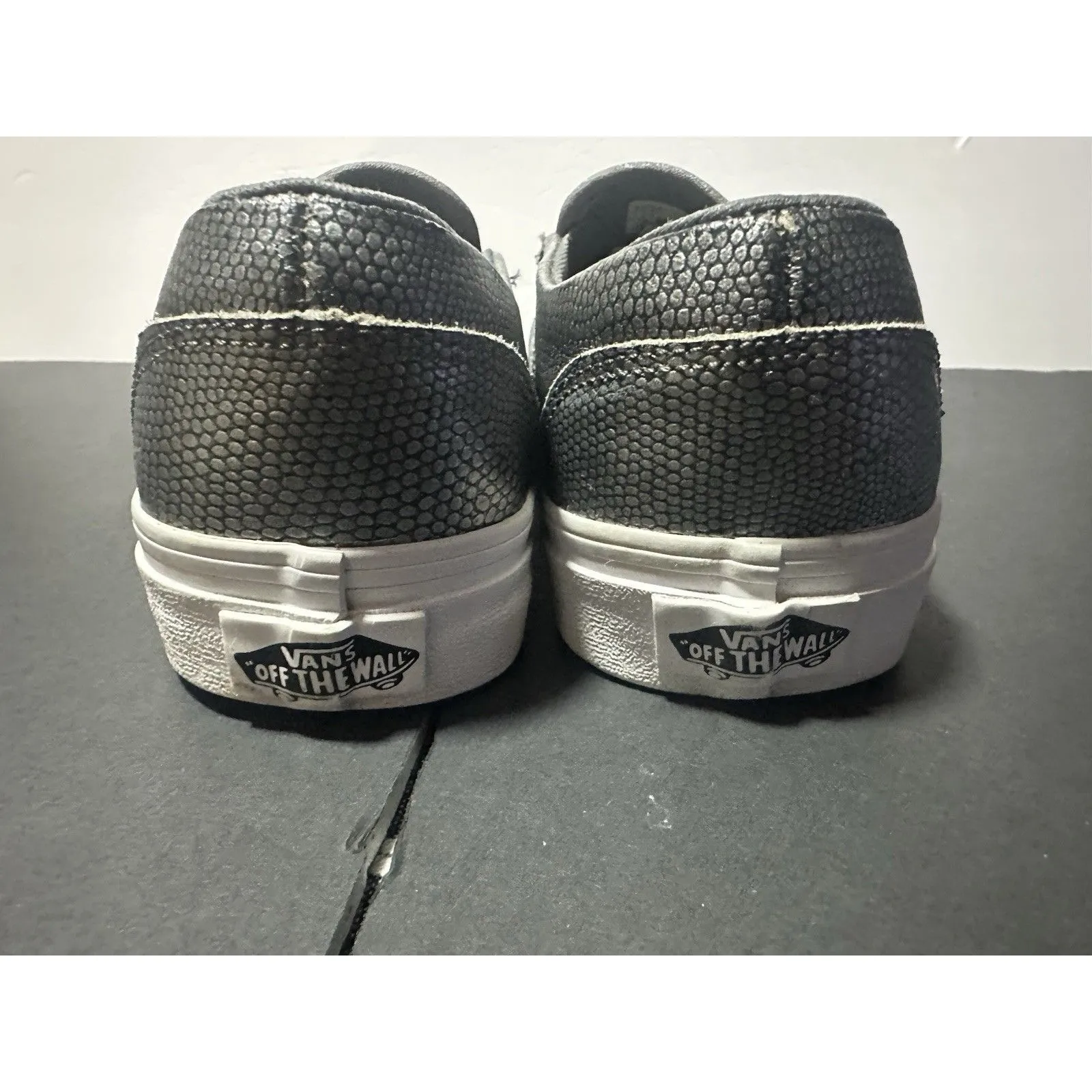 Vans Asher Slip On Shoes Metallic Silver Snake Skin Sneakers Size 7.5 - Image 5