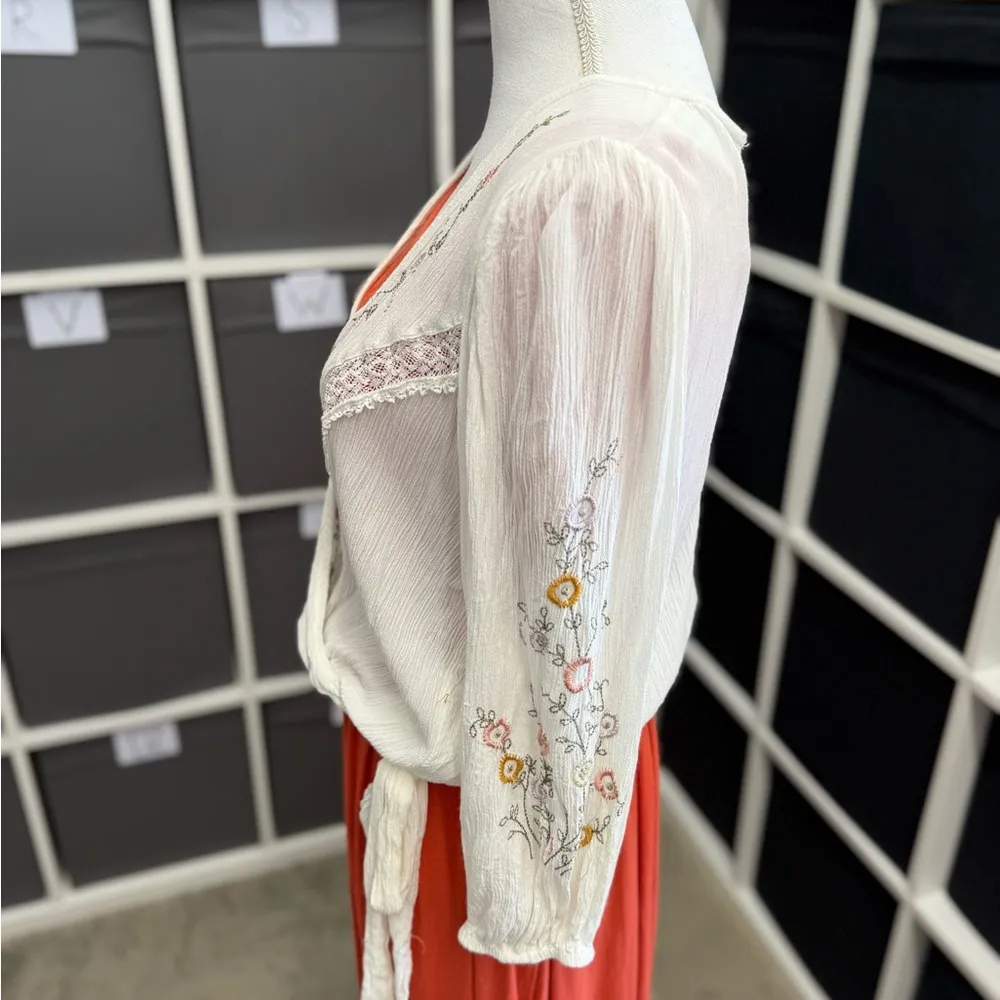Dex White Floral Botanical Boho Embroidered Lace Trim Wrap Top Size XL - Image 2