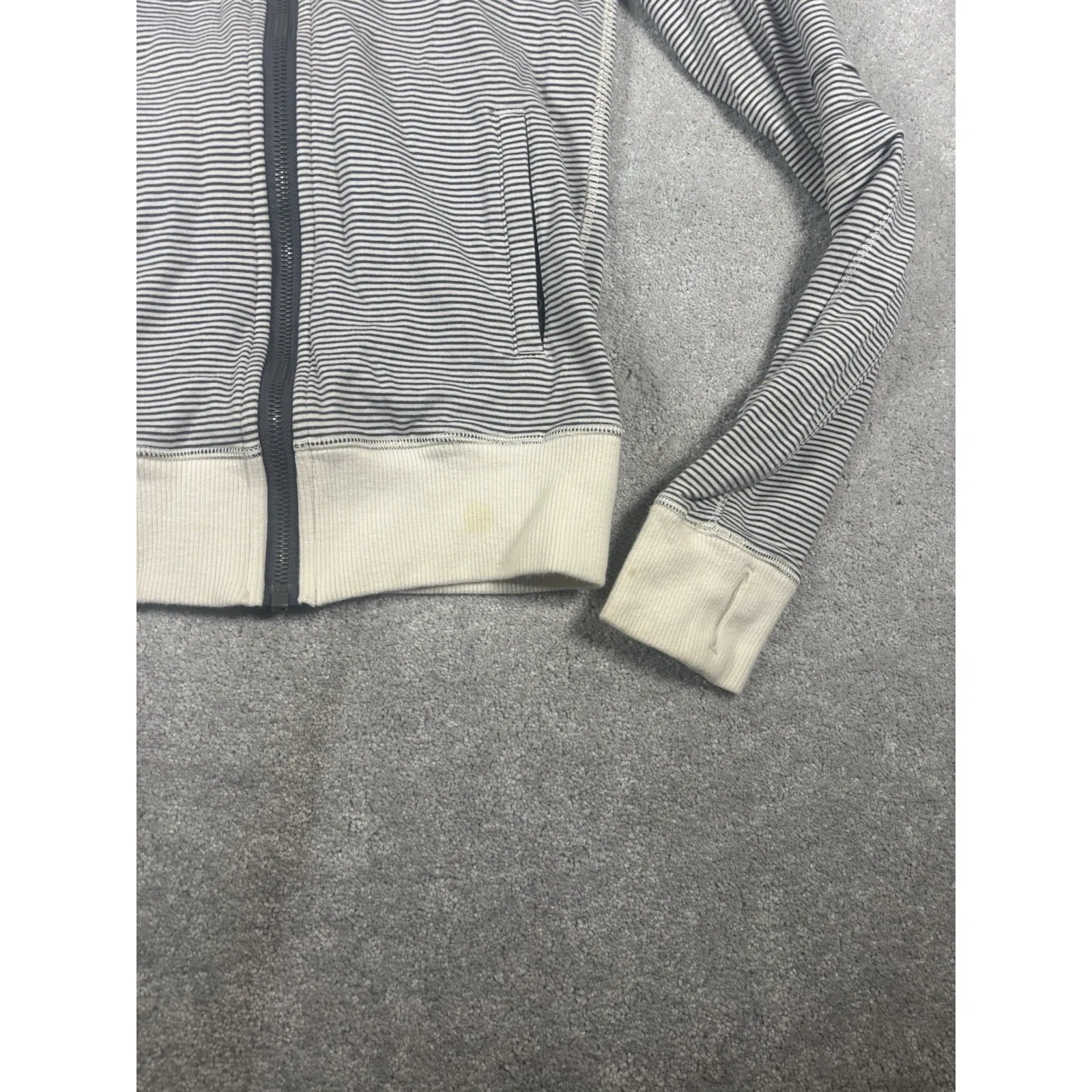 Lululemon Bliss Break Hoodie size 2 French Terry Stretch Yoga Gym Lounge ** - Image 4