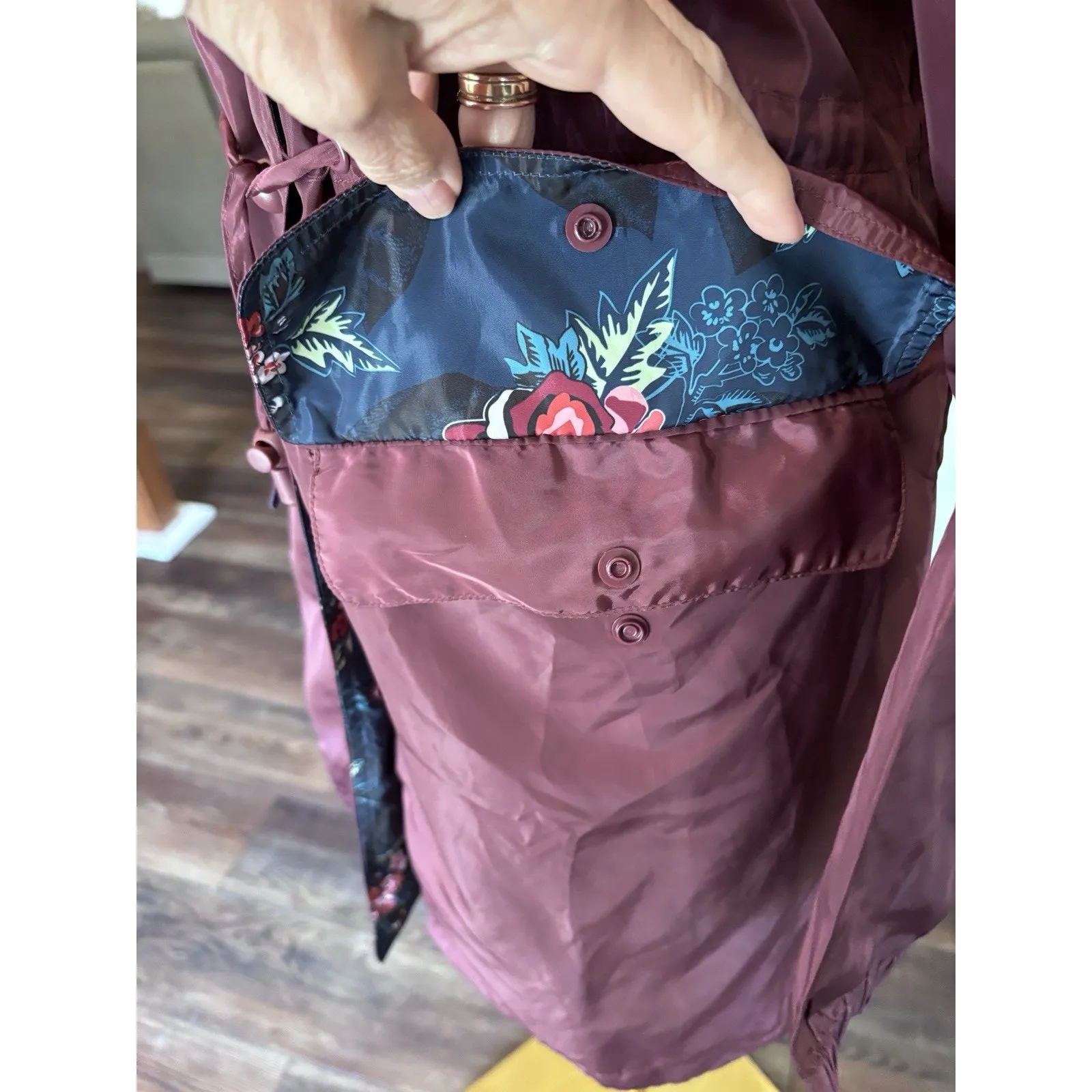 Vera Bradley Packable Raincoat Size Large Burgandy Fresh Cut Bouquet - Image 4
