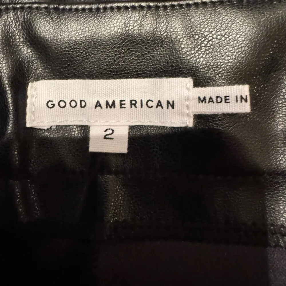 Good American Women’s Black Biker Shorts High-Waisted Faux Leather Size 2 - Image 10