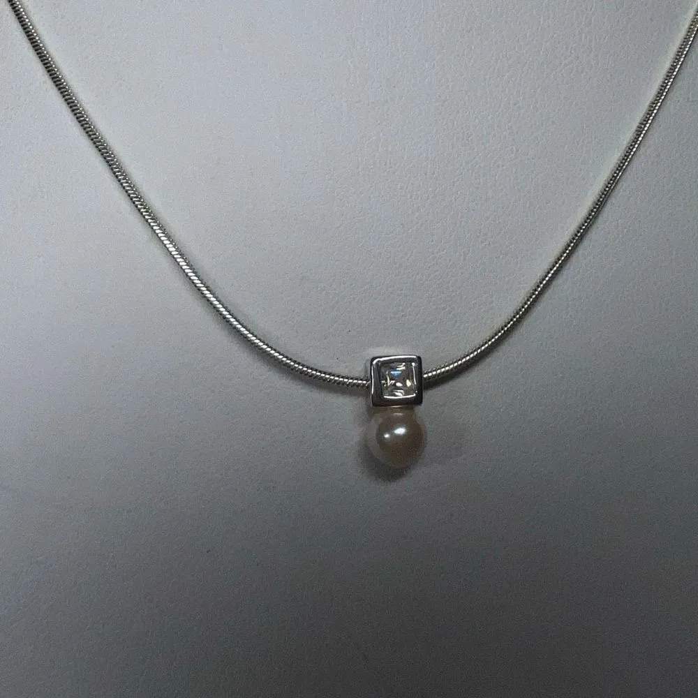 Carolee‎ Vintage Faux Pearl and Rhinestone Charm Necklace Silver - Image 4