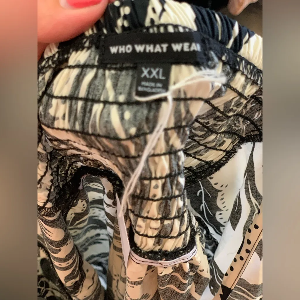 Who What Wear Tied Strap Floral Black and White Midi Dress.   Size-XX-Large - Image 5