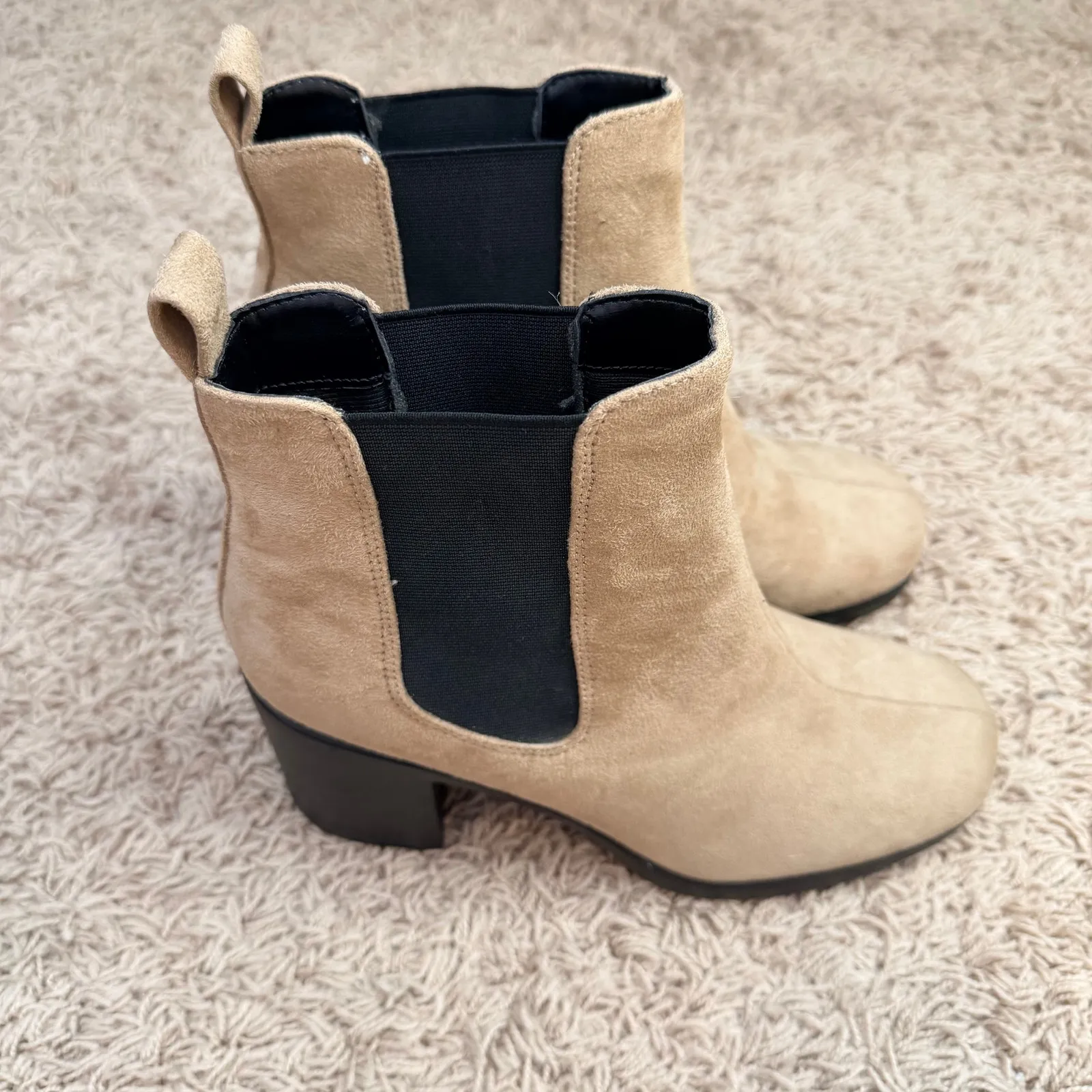 Soda Tan and Black Ankle Boots Block Heel Size 9 - Image 3