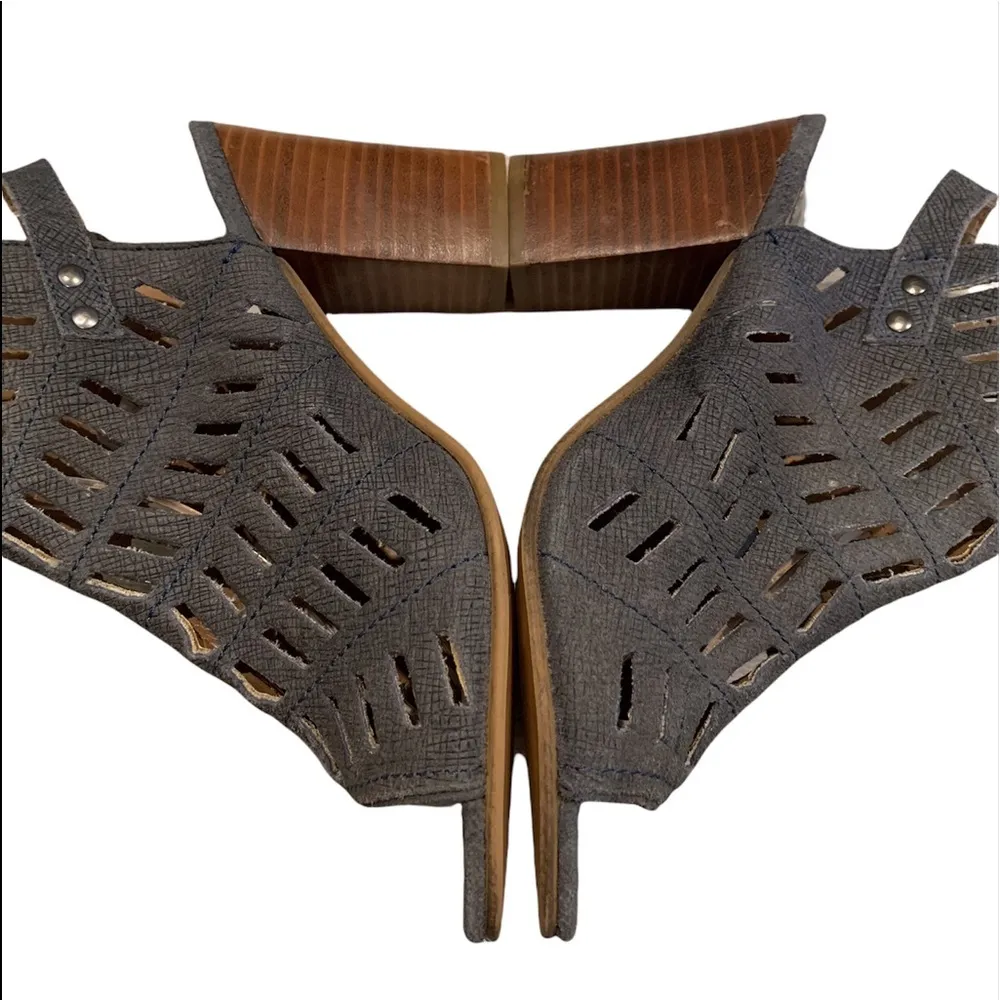 Diba Leather Cut Out Open Toe Slingback Sandals. Size 9 - Image 6