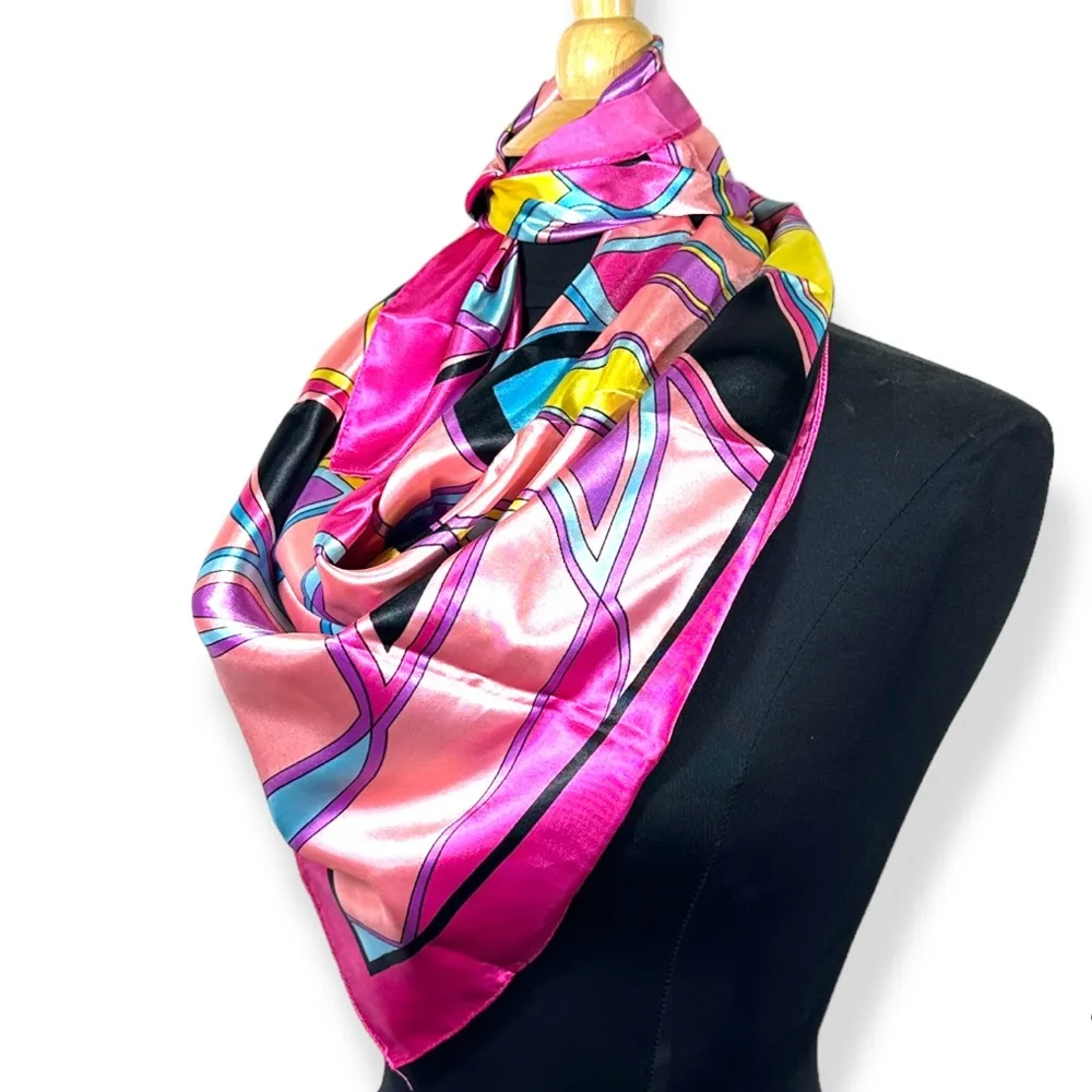 Geometric Print Scarf Pink - Image 2