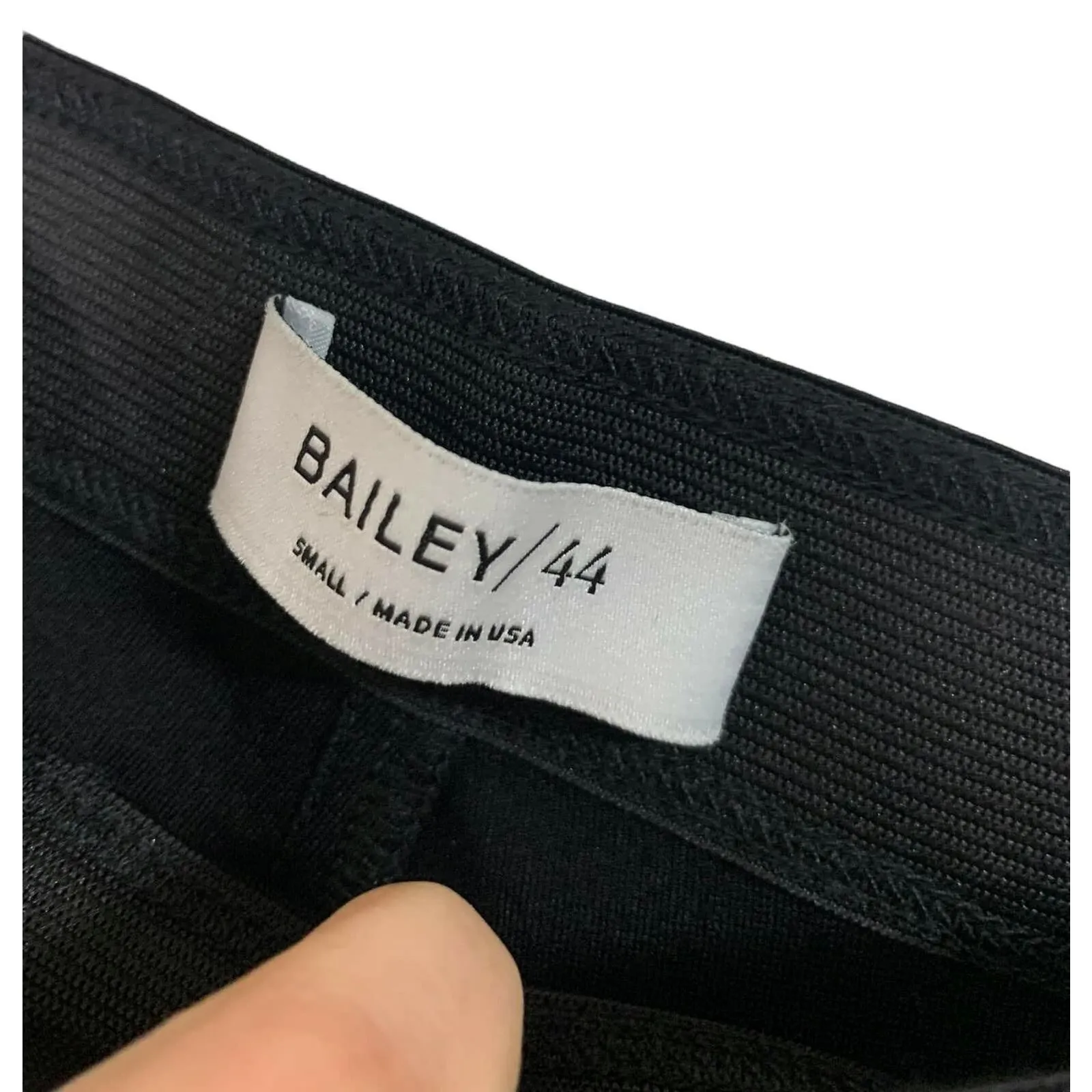 Bailey‎ 44 Passion Ruffle-Hem Cropped Pants Black Size Small - Image 4